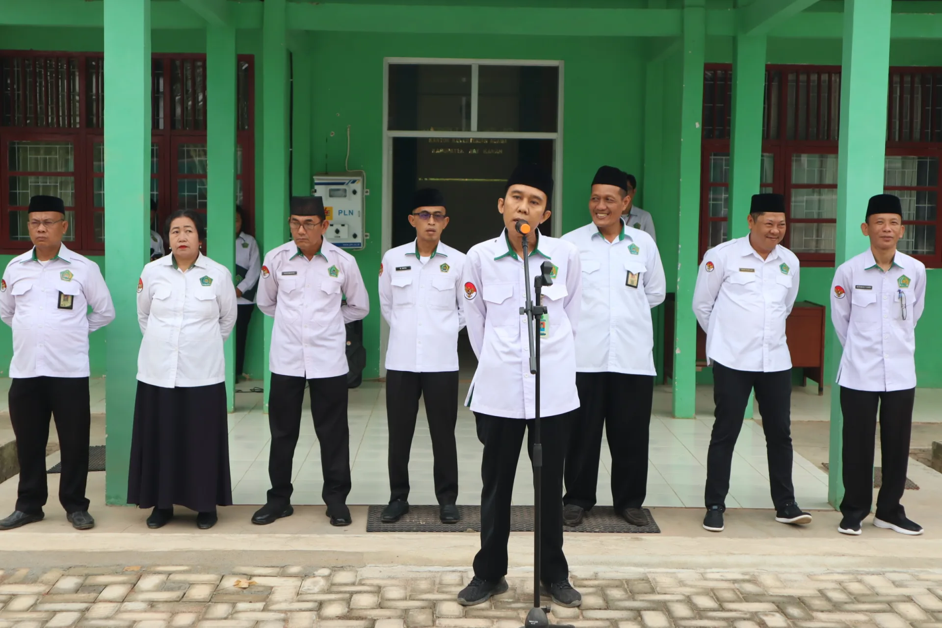 Kepala KUA Baradatu: Disiplin Dijaga, Agama Ditaati, Media Sosial Disikapi dengan Bijak
