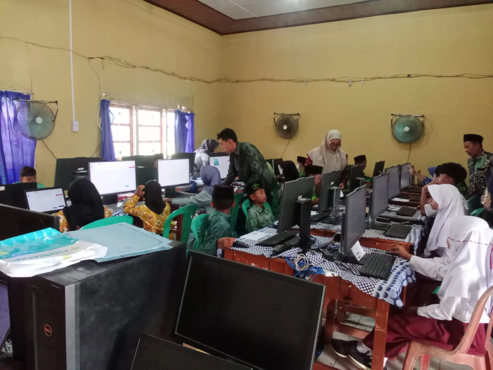 Sebanyak 33 Siswa MI Se-Kabupaten Mesuji Unjuk Kemampuan pada OMI di MAN 1 Mesuji