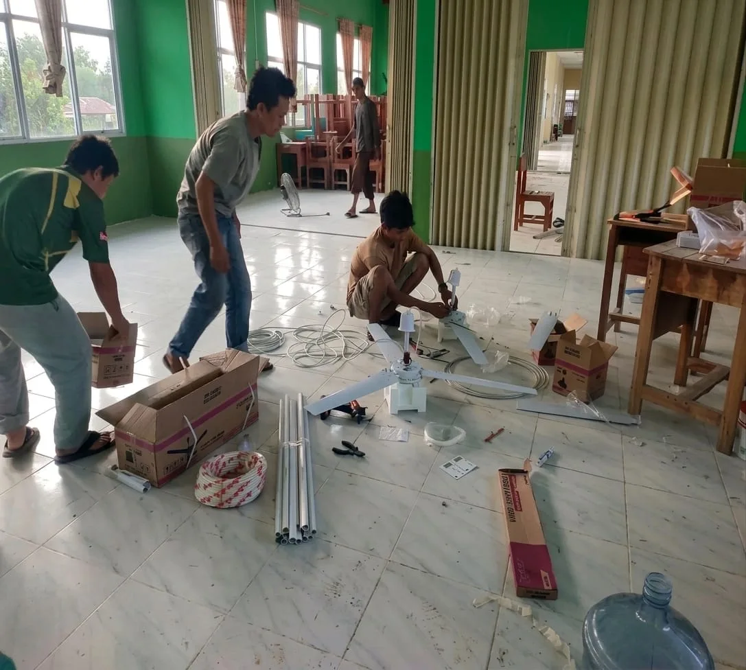 Tingkatkan Kenyamanan Ruang Belajar, MAN 1 Mesuji Pasang Kipas Angin