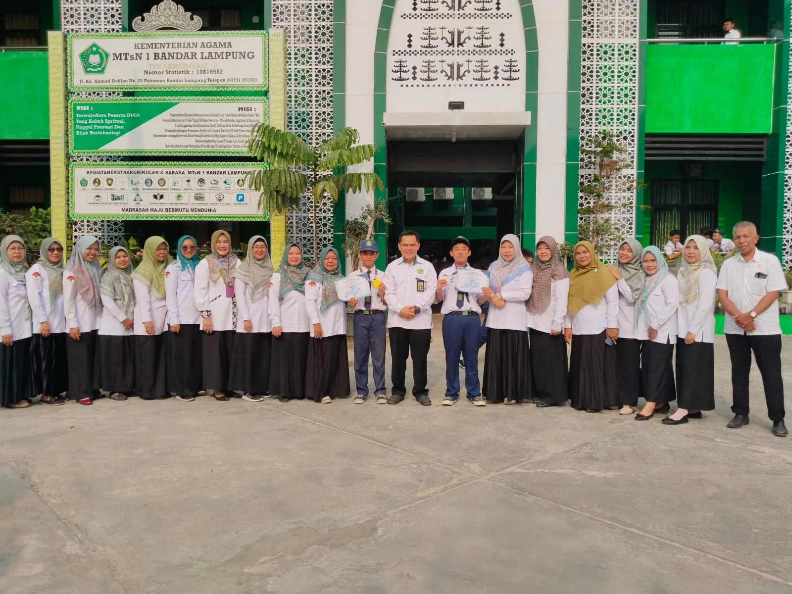 Ukir Prestasi di Ajang Renang, Dua Murid MTsN 1 Bandar Lampung Raih Juara di Jejama Fun Swimming Fest 2026