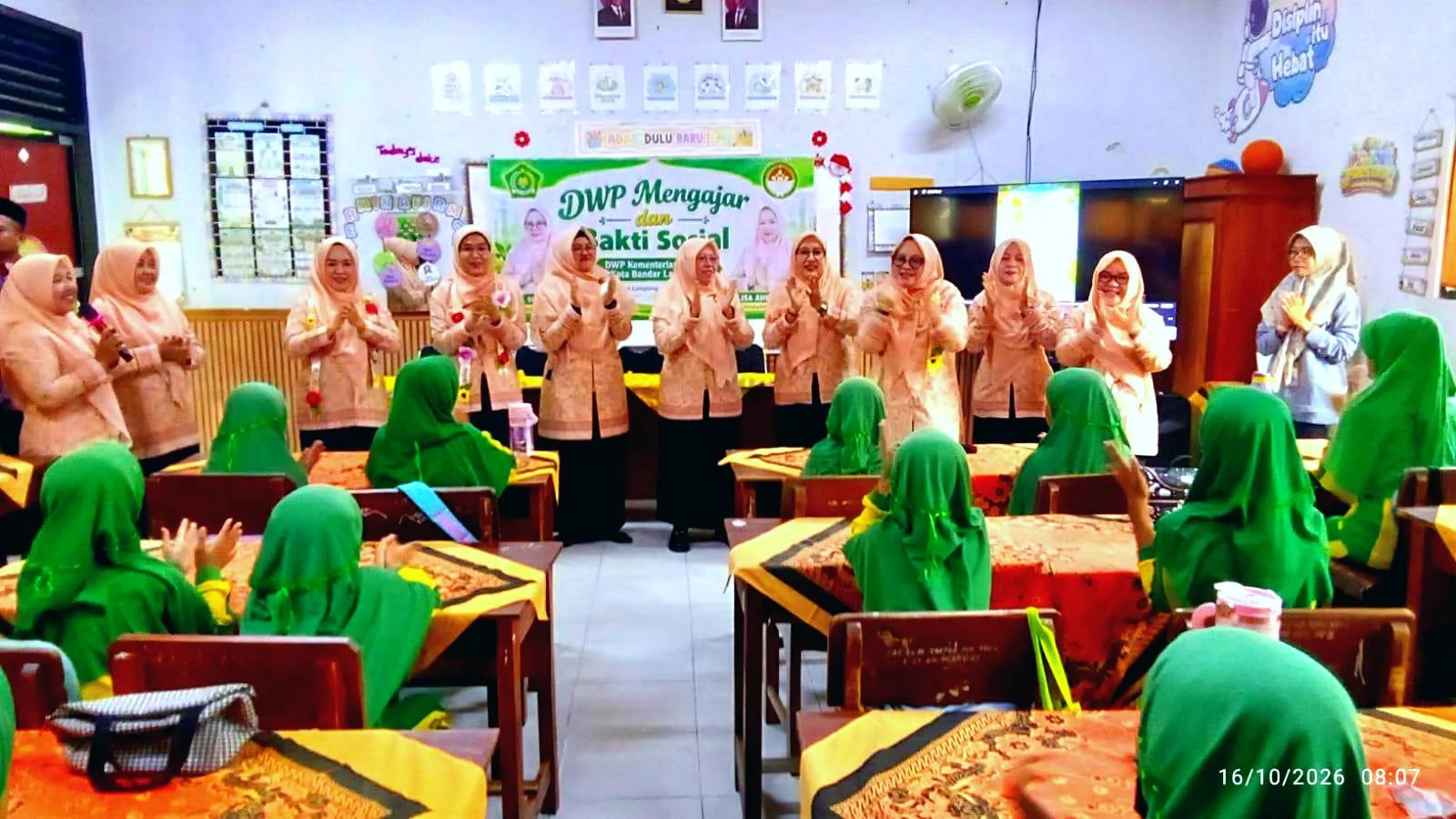 DWP Mengajar, Siti Zainab Erwinto Tanamkan 7 Kebiasaan Anak Indonesia Hebat