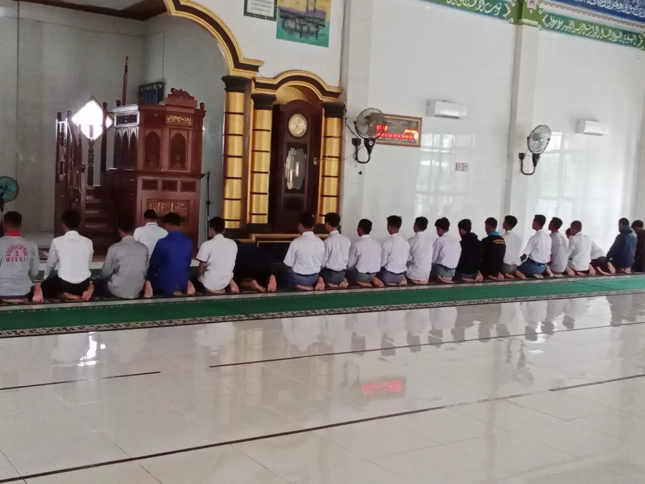 Awali Hari dengan Keberkahan, MAN 1 Mesuji Rutin Gelar Salat Dhuha Berjemaah bagi Seluruh Siswa dan Guru